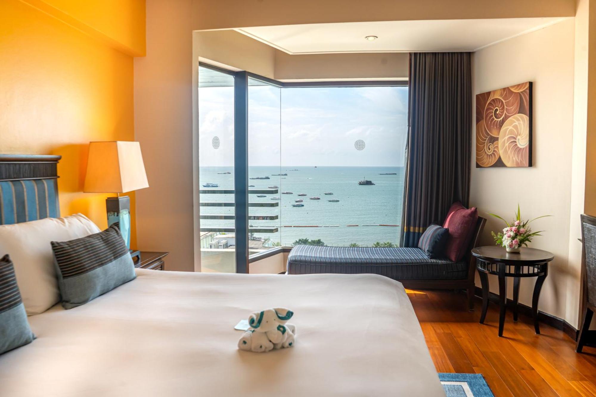 The Bayview Hotel Pattaya Bagian luar foto