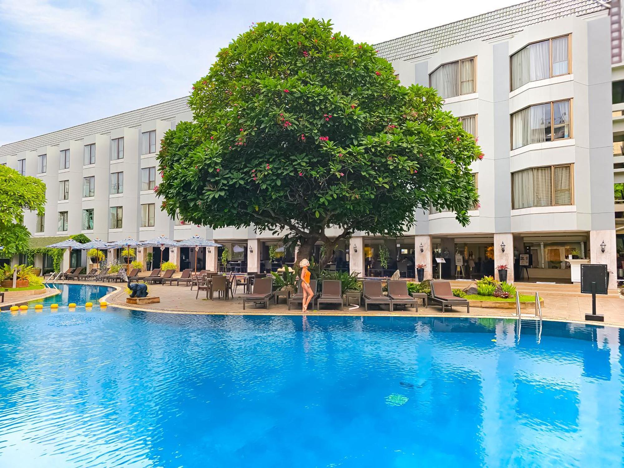 The Bayview Hotel Pattaya Bagian luar foto